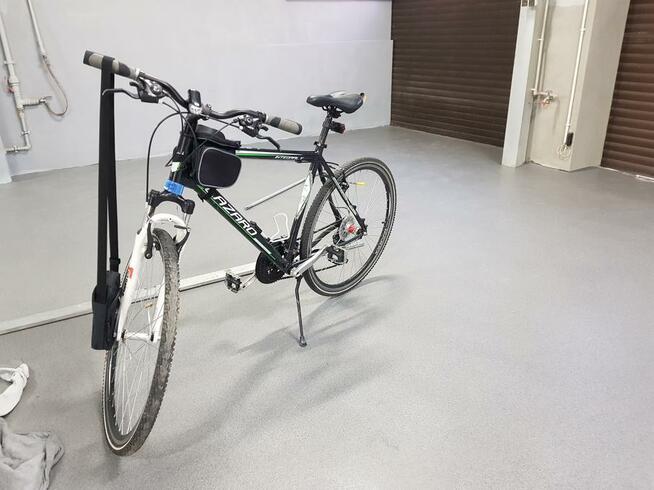 posadzki żywiczne w garażu zamiast układanie płytek w 24h