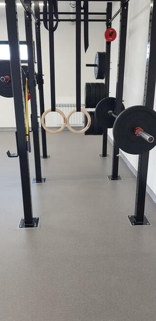 posadzki żywiczne w garażu zamiast układanie płytek w 24h