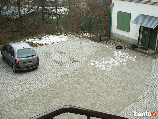 Obiekt garażowy lub magazynowy w centrum Kłodzka, tanio.