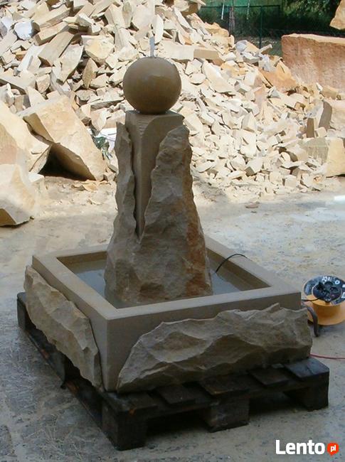 Fontanna z piaskowca - kamień naturalny