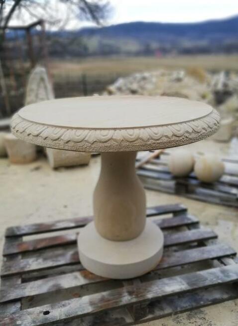 Architektura budowlana i ogrodowa z piaskowca kamienia