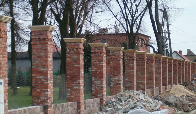 Architektura budowlana i ogrodowa z piaskowca kamienia