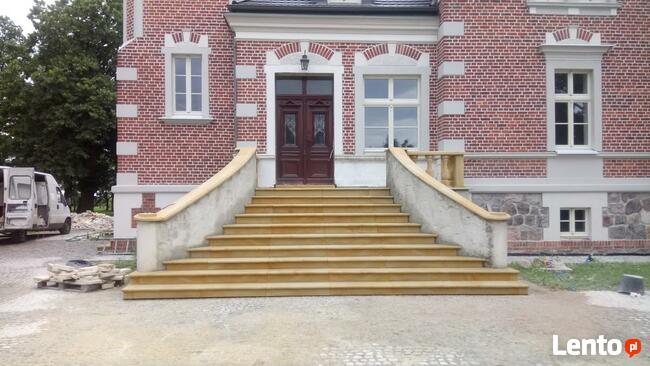 Elementy architektury budowlanej i ogrodowej z piaskowca