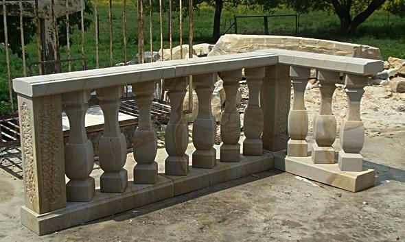 Elementy architektury budowlanej i ogrodowej z piaskowca