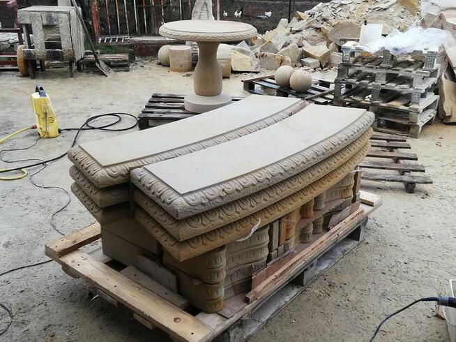 Architektura budowlana i ogrodowa z piaskowca kamienia