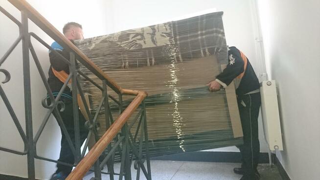 PRZEPROWADZKI I TRANSPORT MIENIA