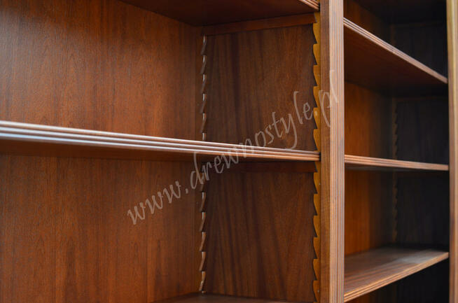 Zabudowy Biblioteczne Regły na wymiar MAHONIOWE