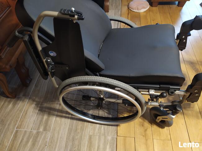 Specjalistyczny wózek inwalidzki