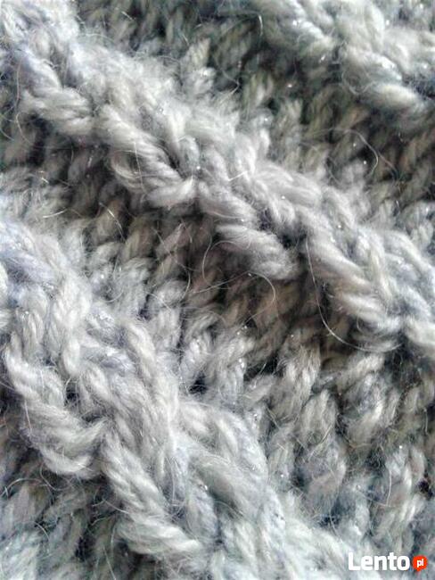 Szara, wełniana czapka beanie- z warkoczykami