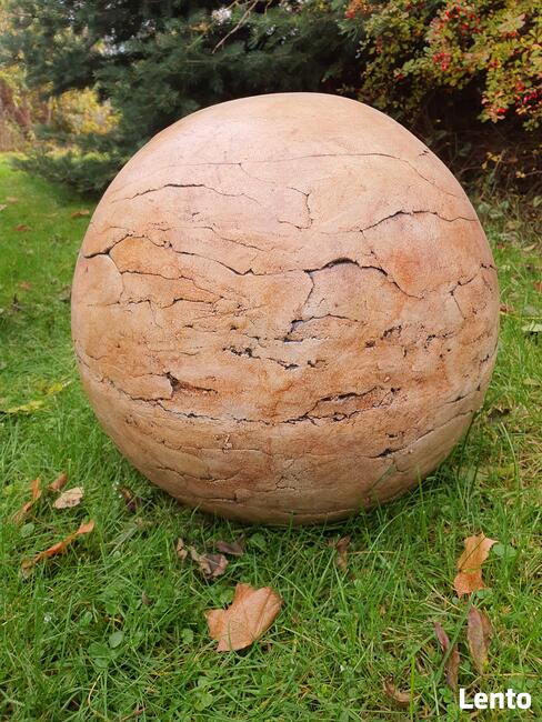 Sprzedam kule ogrodowe, ceramiczne, mrozoodporne 40,28,16 cm