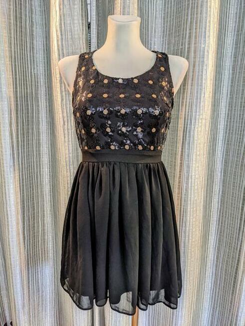 Kurtki Płaszcze Sukienki Torebki Damskie Ubrania Szczecin