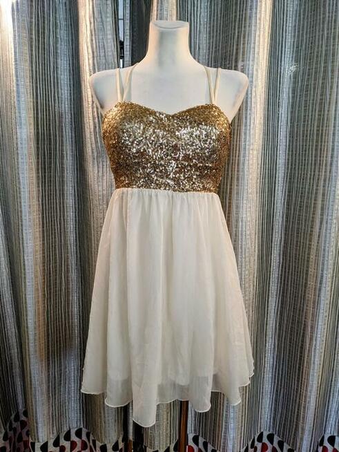 Kurtki Płaszcze Sukienki Torebki Damskie Ubrania Szczecin