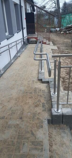 Podjazdy dla osób niepłnosprawnych