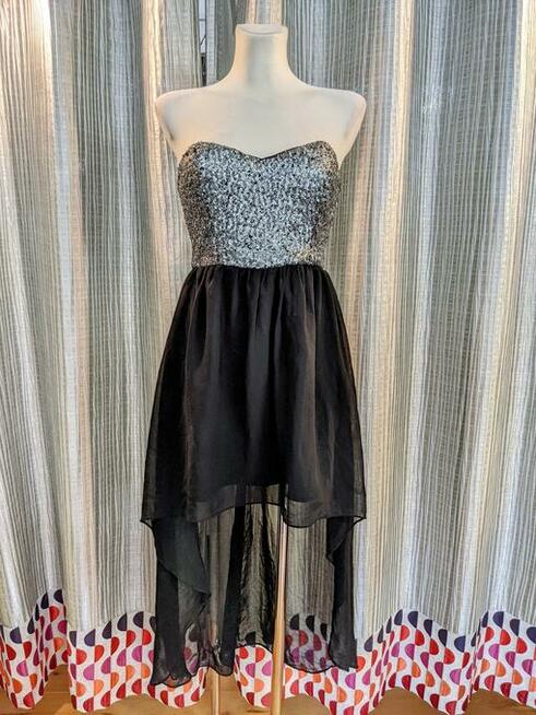 Kurtki Płaszcze Sukienki Torebki Damskie Ubrania Szczecin