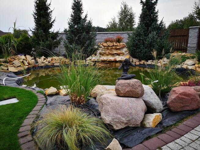 Murek w ogrodzie z kamienia naturalnego