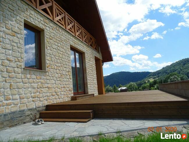 Ściany elewacje domu w górach