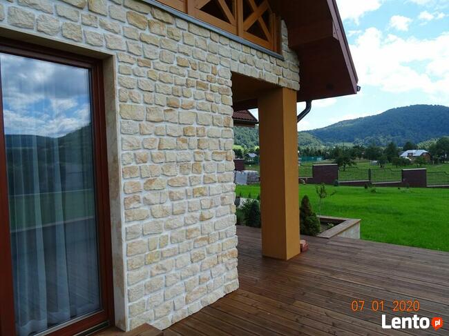 Ściany elewacje domu w górach