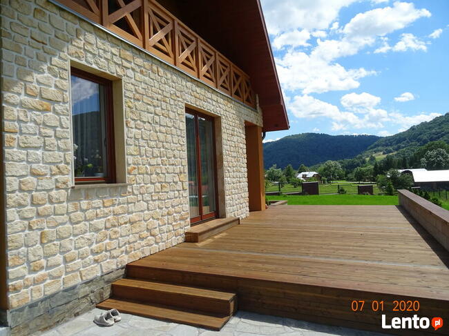 Ściany elewacje domu w górach