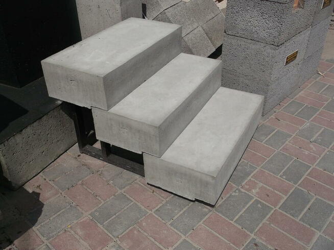 Stopnie skarpowe 80x20x34cm..