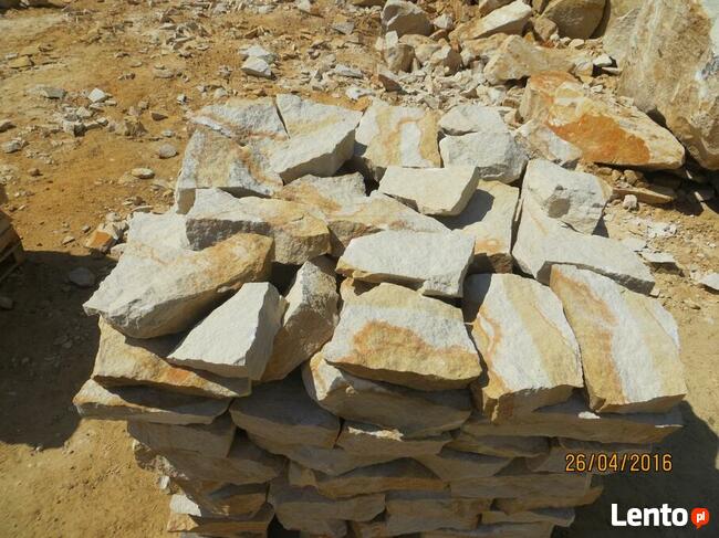 Murek z kamienia naturalnego