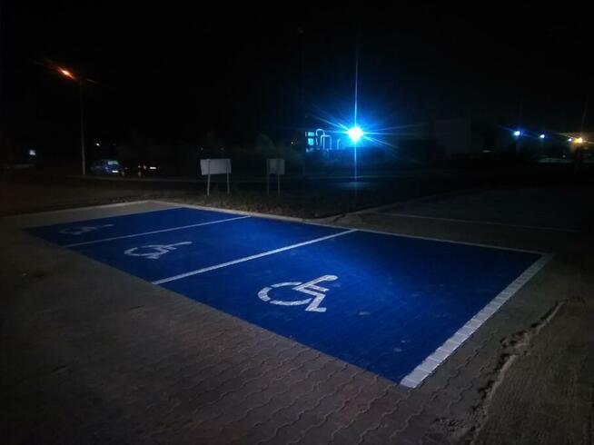 Miejsce parkingowe dla niepełnosprawnych. Znak P-24