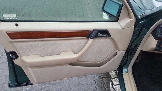 Mercedes Klasa E W124 Szeroka listwa stan IDEAŁ !