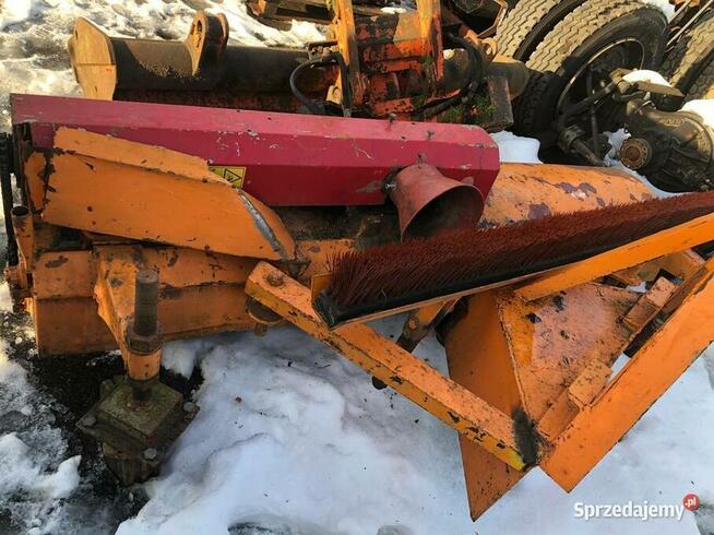 Zamiatarka do ciągnika czołowa