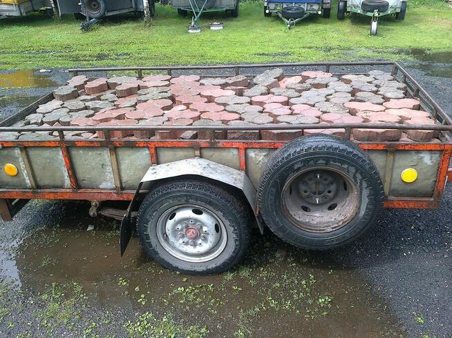 WYPOŻYCZALNJA PRZYCZEP-LAWET BUSÓW I AUTO-LAWET