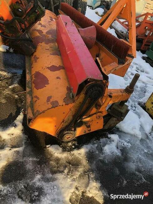 Zamiatarka do ciągnika czołowa