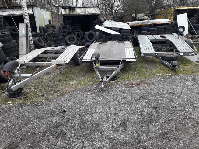 WYPOŻYCZALNJA PRZYCZEP-LAWET BUSÓW I AUTO-LAWET