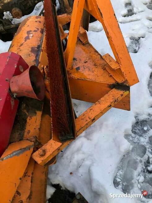 Zamiatarka do ciągnika czołowa