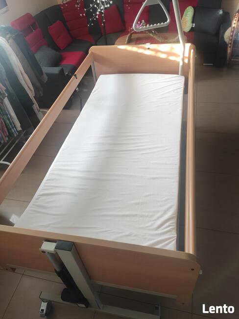 Łóżko rehabilitacyjne, sterowane pilotem + materac, wysięgni