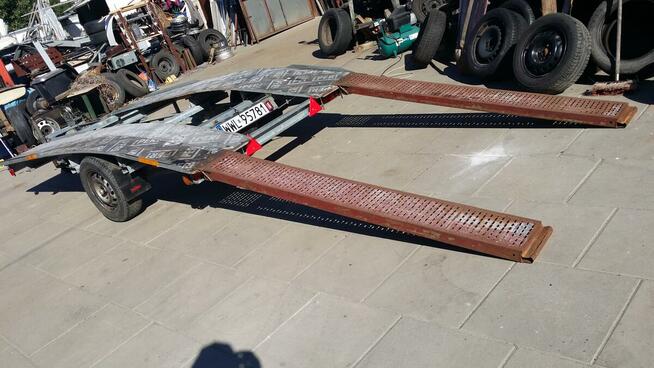 WYPOŻYCZALNJA PRZYCZEP-LAWET BUSÓW I AUTO-LAWET