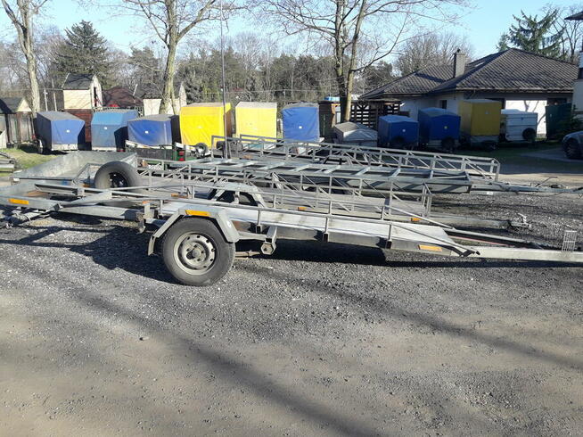 WYPOŻYCZALNJA PRZYCZEP-LAWET BUSÓW I AUTO-LAWET