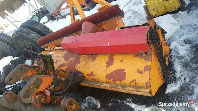 Zamiatarka do ciągnika czołowa