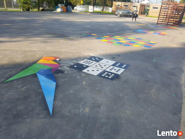 Strefa gier podwórkowych, chodnikowych, asfaltowych