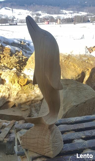 Delfin z kamienia - piaskowiec