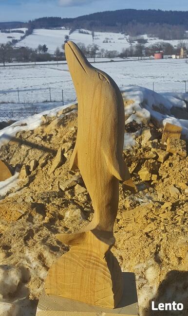 Delfin z kamienia - piaskowiec