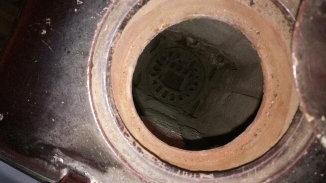 Kominek koza wolnostojący żeliwny emaliiowany