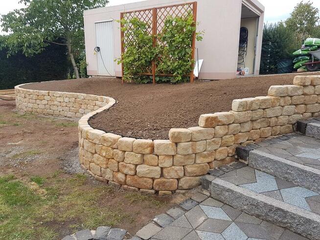 Kamień na suche murki w stylu francuskim