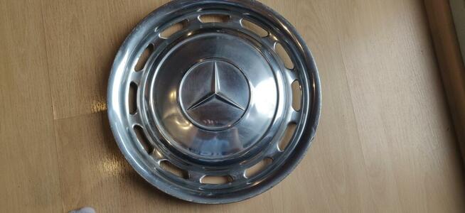 Zabytkowe kołpaki do Mercedesa 2 szt ( W115, W114, W123)