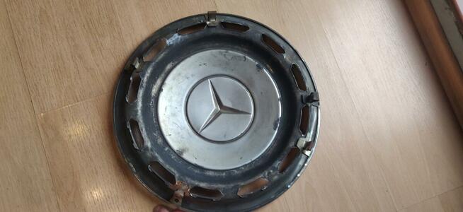Zabytkowe kołpaki do Mercedesa 2 szt ( W115, W114, W123)
