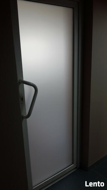 Oklejanie szyb folią mleczną, mrożoną, piaskową, matowa