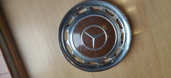 Zabytkowe kołpaki do Mercedesa 2 szt ( W115, W114, W123)