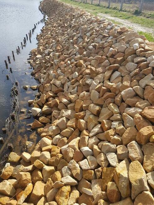 Kamień łamany kopalnia piaskowca kruszywa hydrotechnicznego