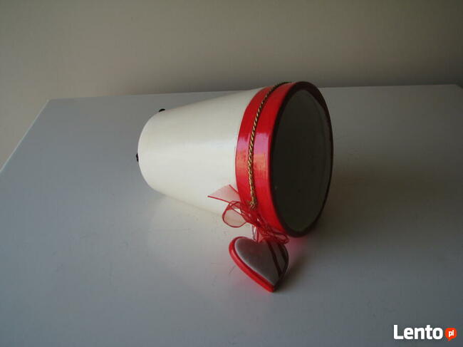 Ceramiczna osłonka na doniczkę z serduszkiem wazon Walentynk