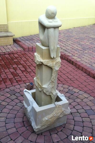 Fontanna zamyślona - piaskowiec, kamień naturalny