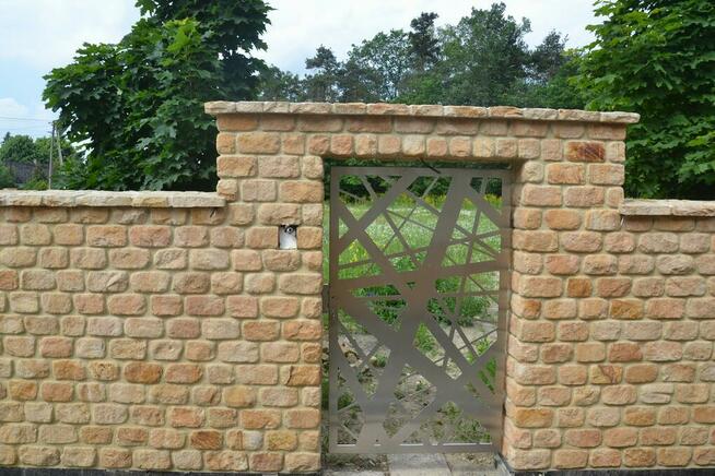 Cegła z kamienia do budowy murków skalnych oporowych łupek