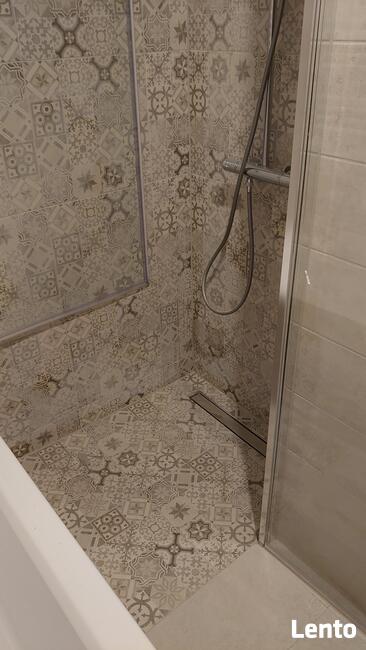 Malowanie, Glazurnik układanie łazienek garaży tarasów