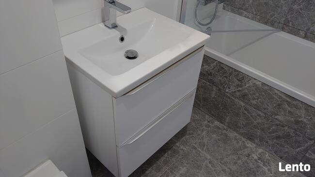 Malowanie, Glazurnik układanie łazienek garaży tarasów